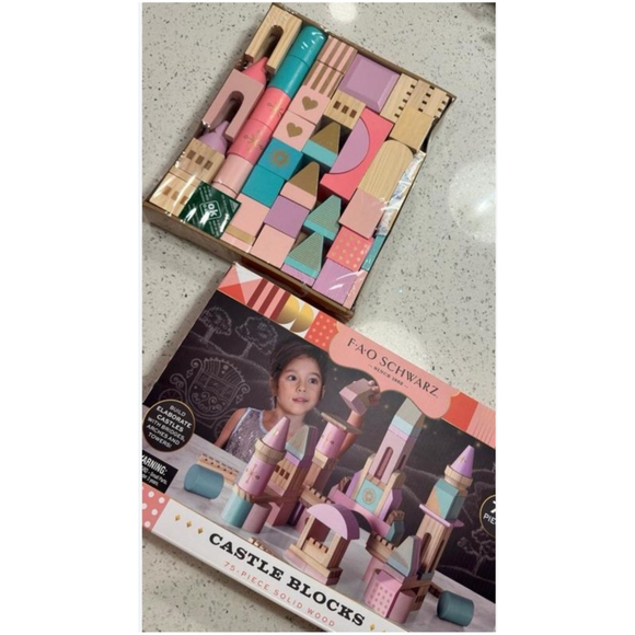 Castle Building Blocks by FOA Schwarz - Picture 5 of 5